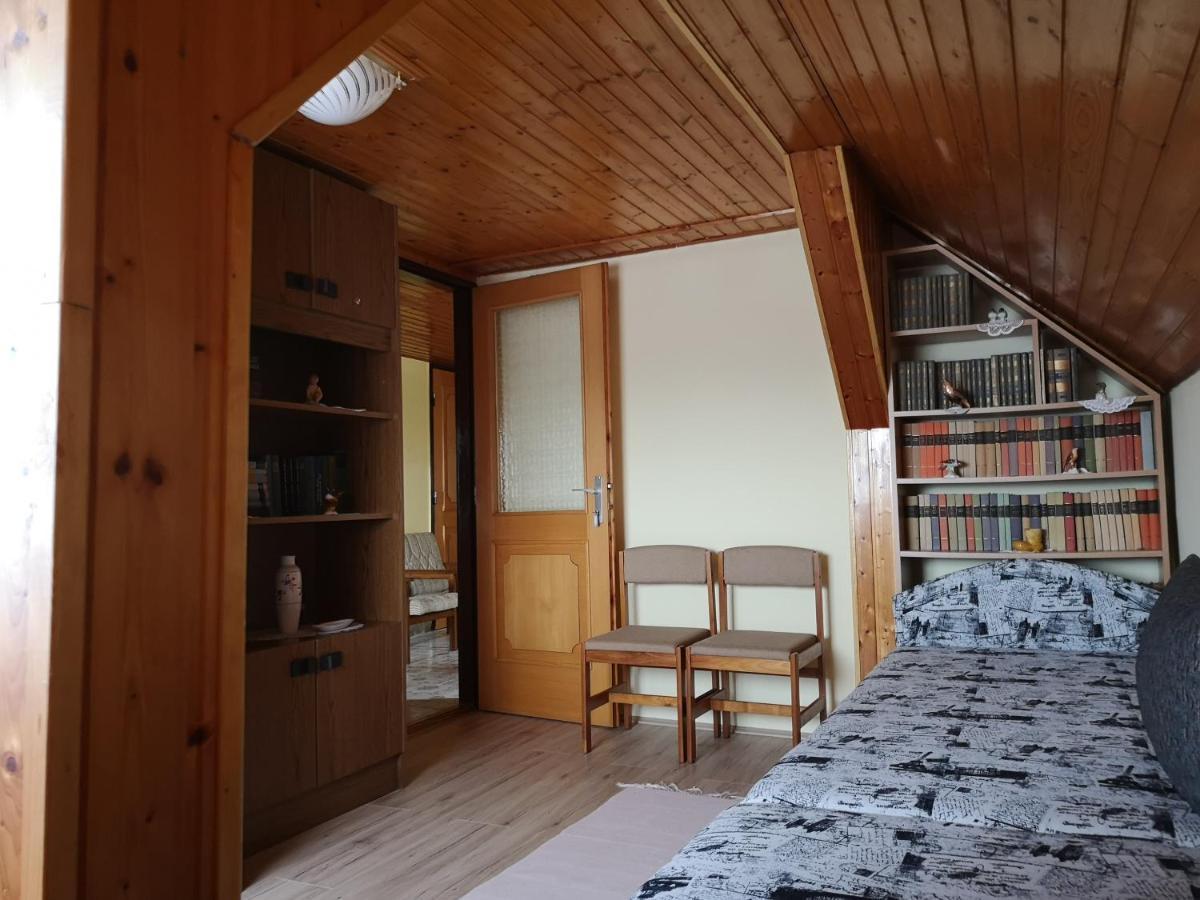 Szabó Vendégház Siklós Esterno foto