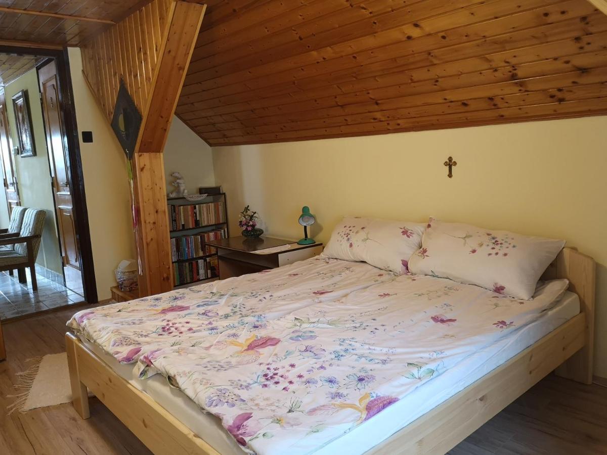 Szabó Vendégház Siklós Esterno foto
