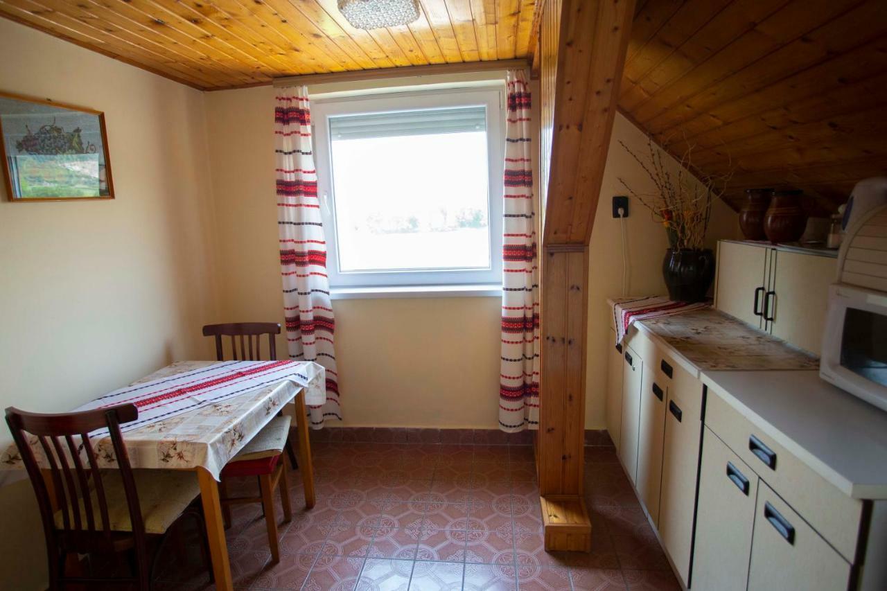 Szabó Vendégház Siklós Esterno foto